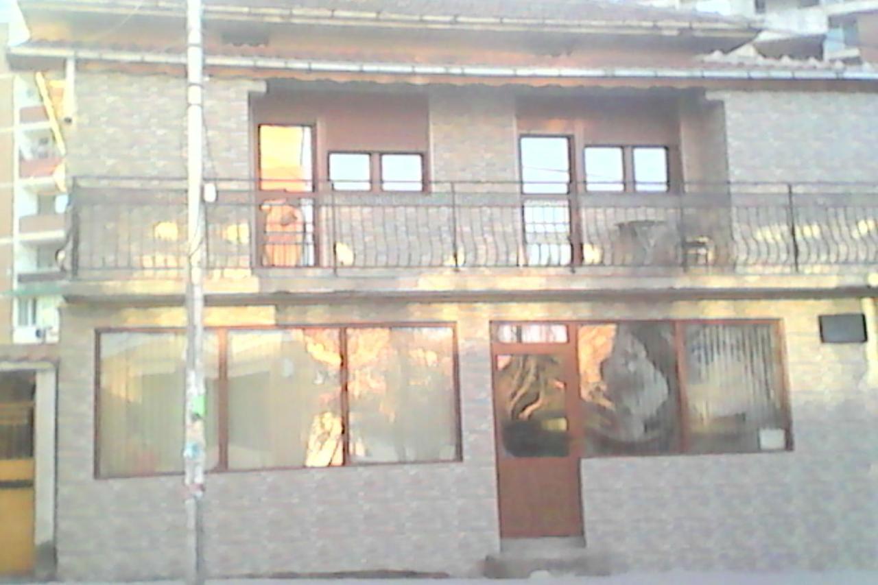 Guest House Lili Petrich  Extérieur photo