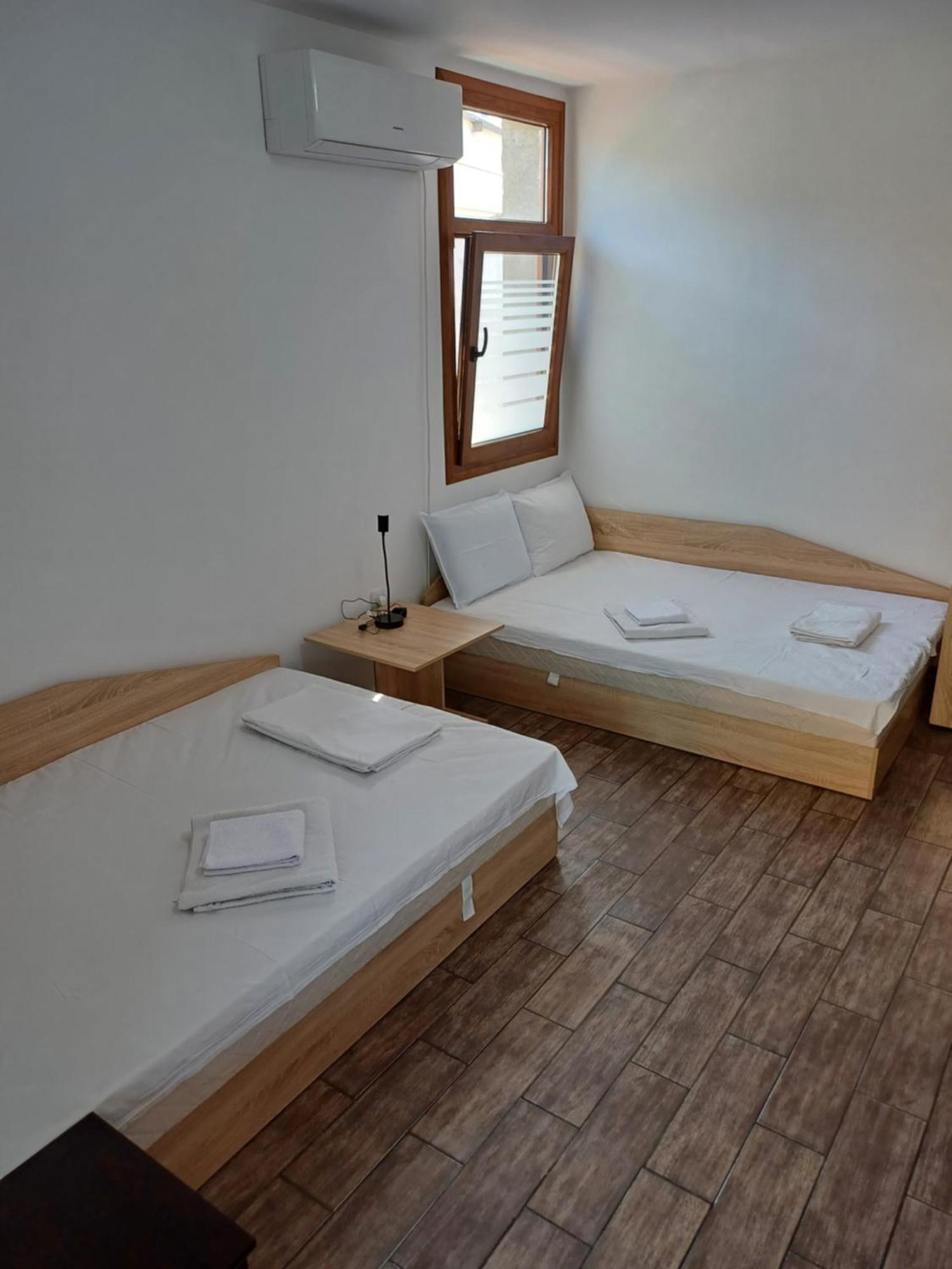 Guest House Lili Petrich  Extérieur photo